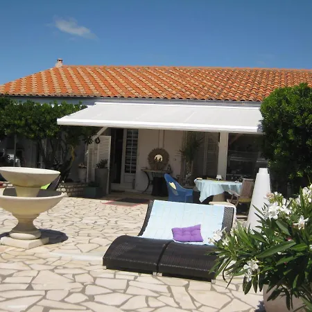 Charming Location Near The Beach Maison d'hôtes