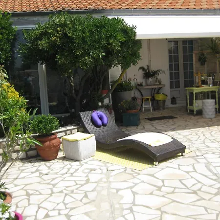 Charming Location Near The Beach *